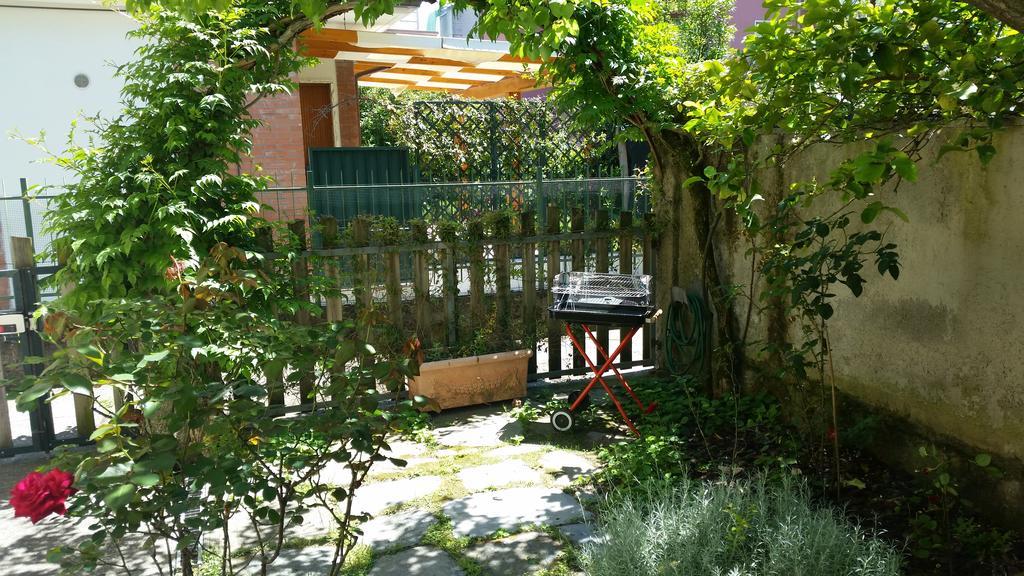 B&B Casa Di Claudia Марина-ди-Каррара Экстерьер фото